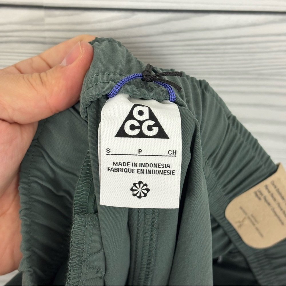 NWT NIKE ACG HIKE PANTS ALL CONDITIONS GEAR GREEN WATER REPELLANT UV SIZE SMALL - Picture 8 of 15